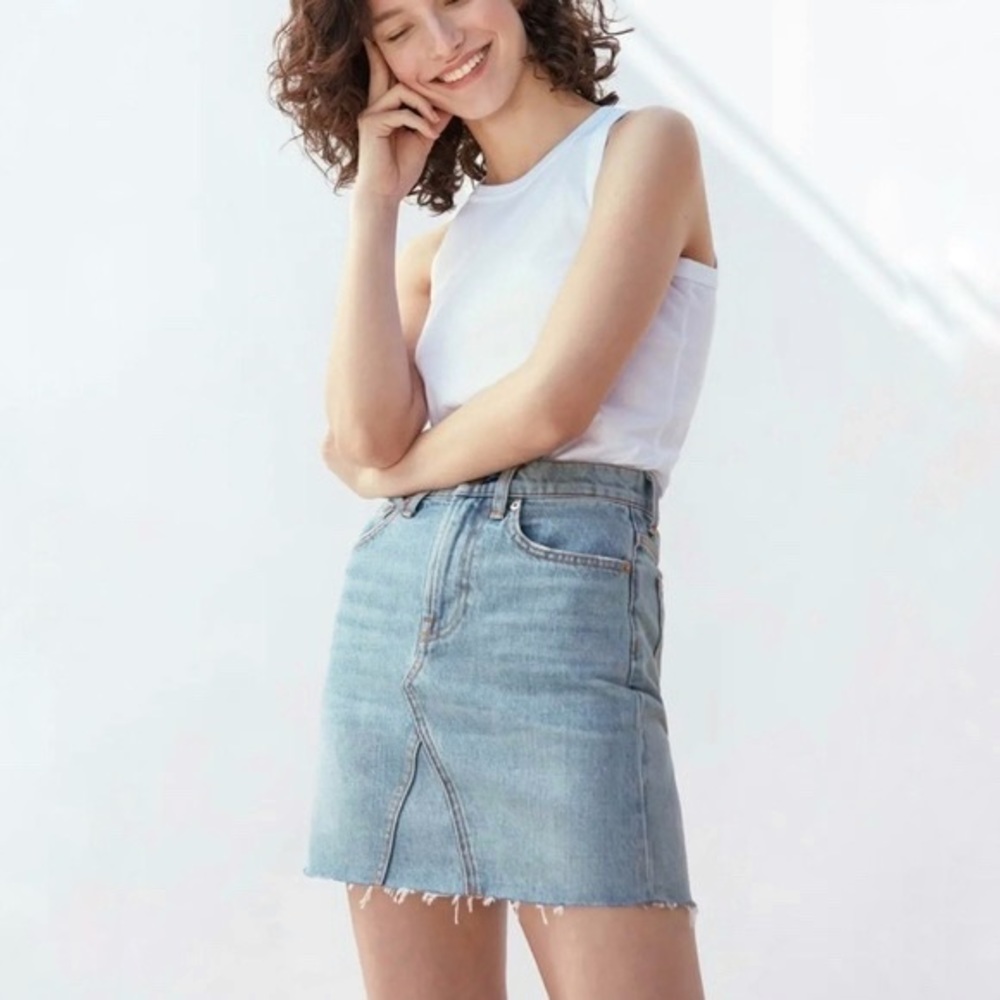 Everlane The Reconstructed Denim Skirt in Vintage Light Blue Raw‎ Hem